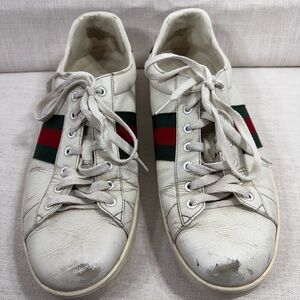 Gucci White Leather Sneakers with Green & Red Web Stripe